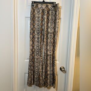 🦋 NWOT Entro Wide Leg Snake Print Pants - Black, Brown, Cream size large